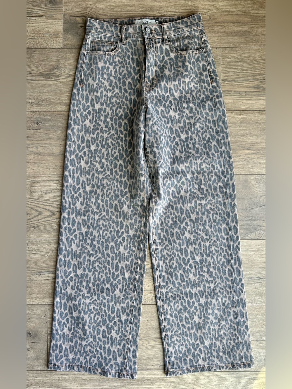 Hidden Leopard Print Straight-Leg Jeans
